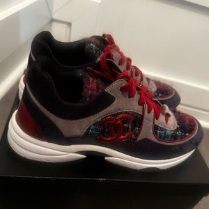 Preowned Chanel Sneakers Size 40.5